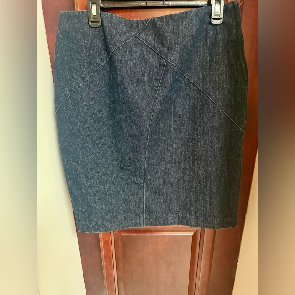 Nicole by Nicole Miller Dark Denim Pencil Skirt with crisscross front Size 10